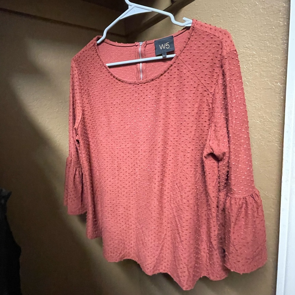W5 3/4 dotted shirt.